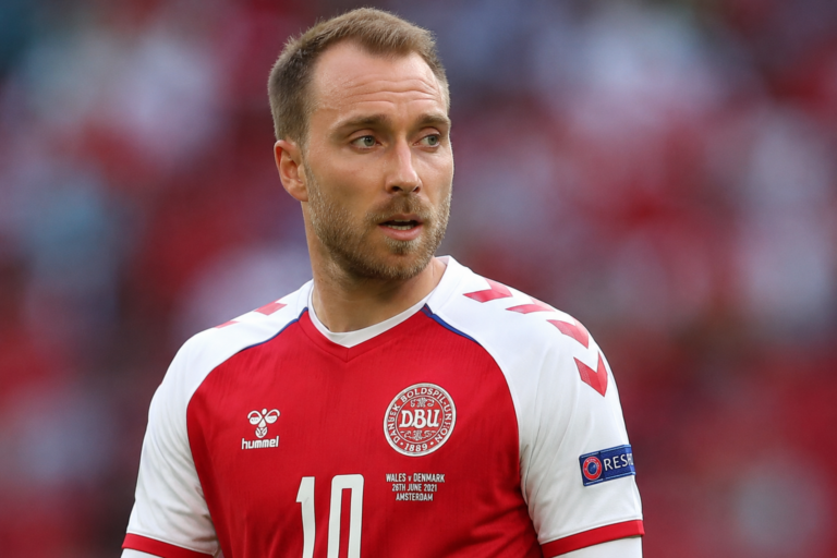 Malore per Eriksen durante Danimarca-Ucraina: partita sospesa Malore Eriksen